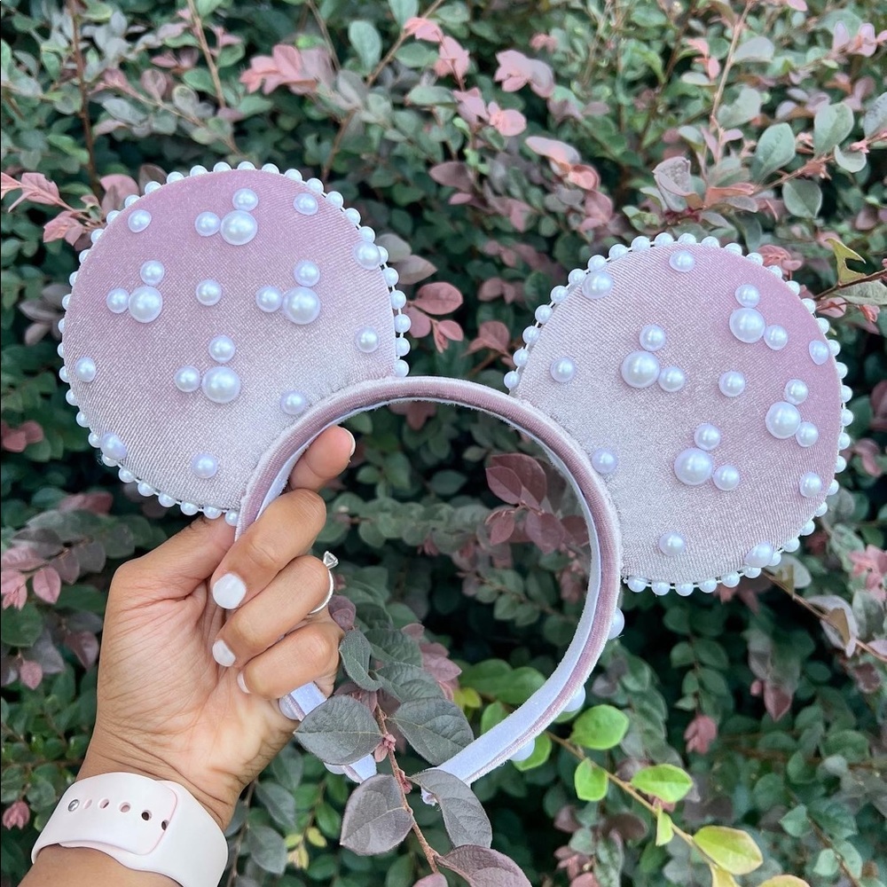 Minnie Ears - Picture 2 of 3